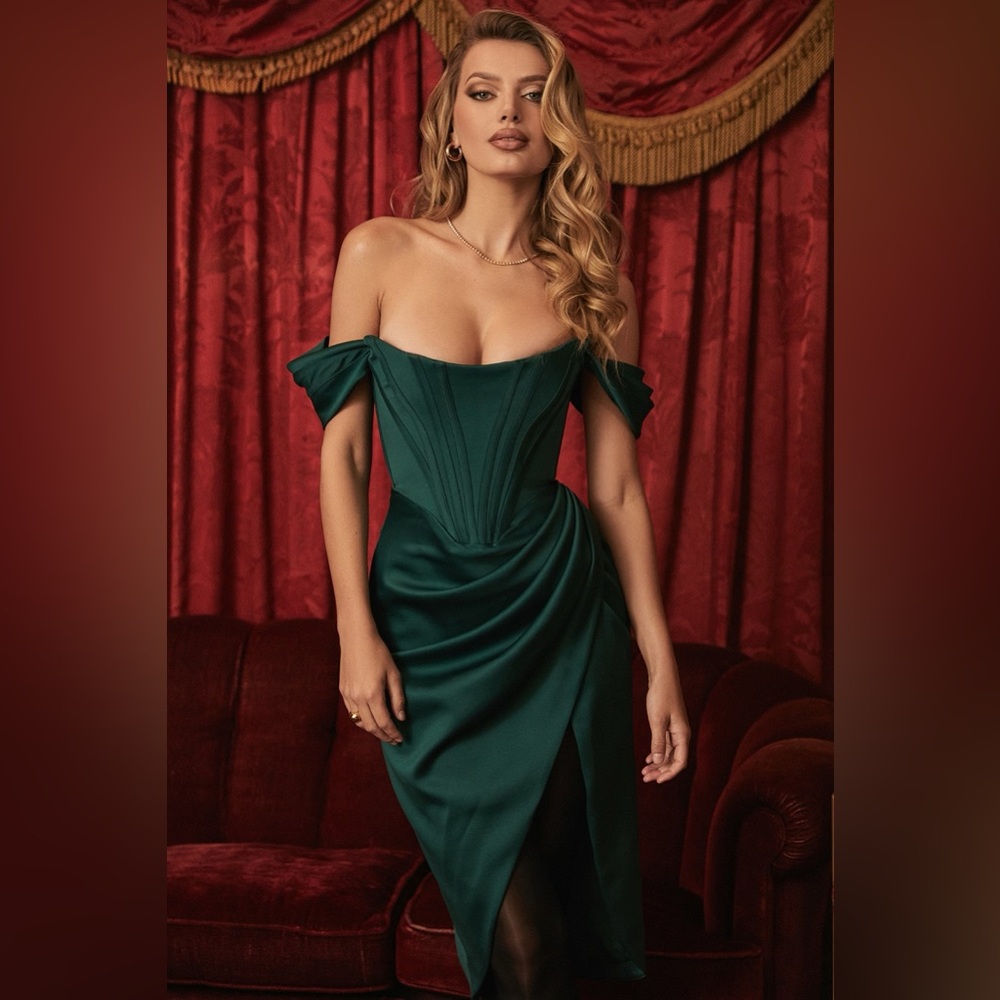 HOUSE OF CB Dress Loretta